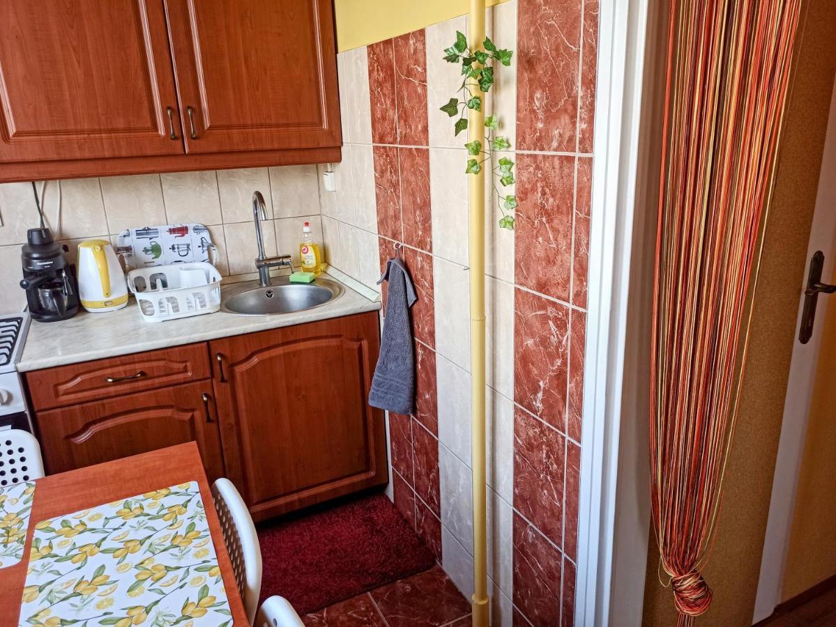 Sunny Apartment Будапеща Екстериор снимка